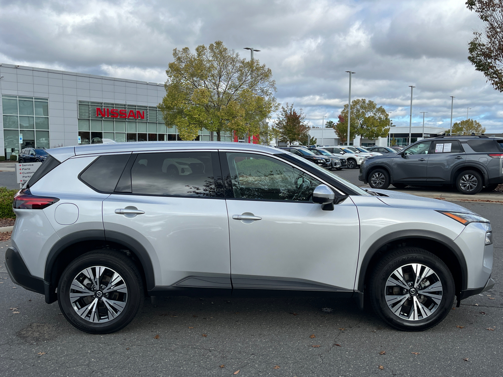 2021 Nissan Rogue SV 11