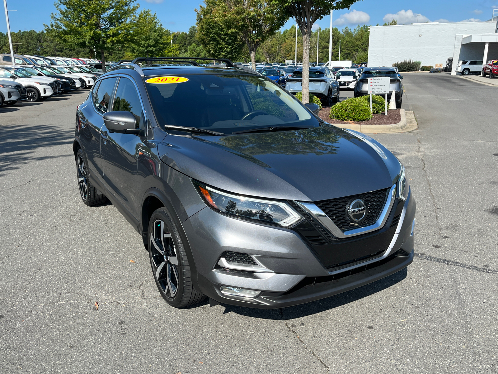 2021 Nissan Rogue Sport SL 1