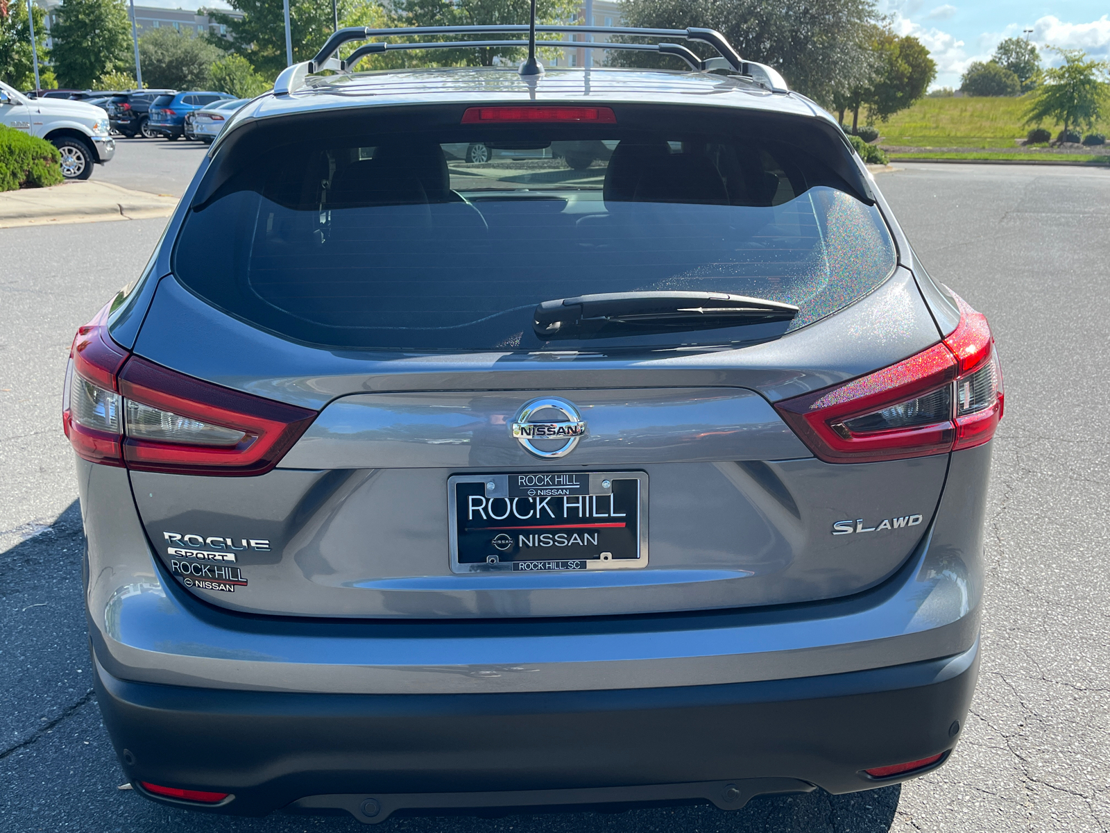 2021 Nissan Rogue Sport SL 8