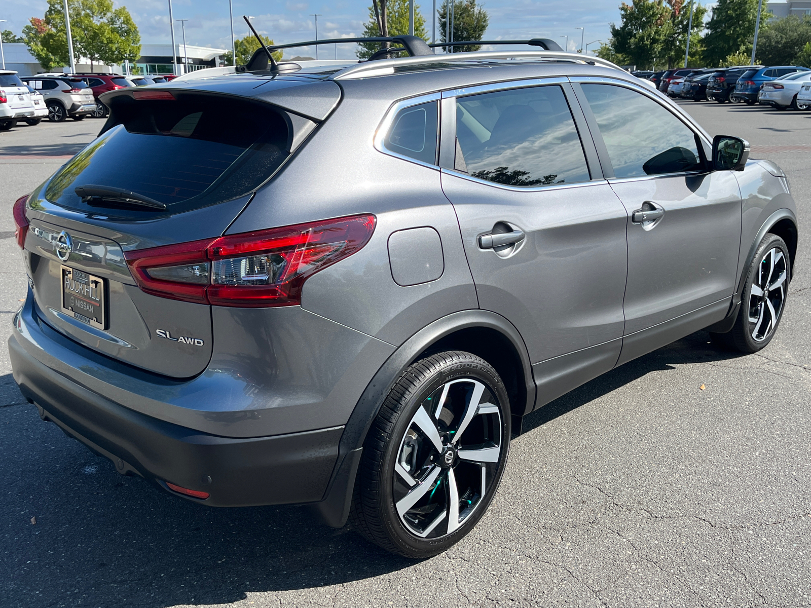 2021 Nissan Rogue Sport SL 10