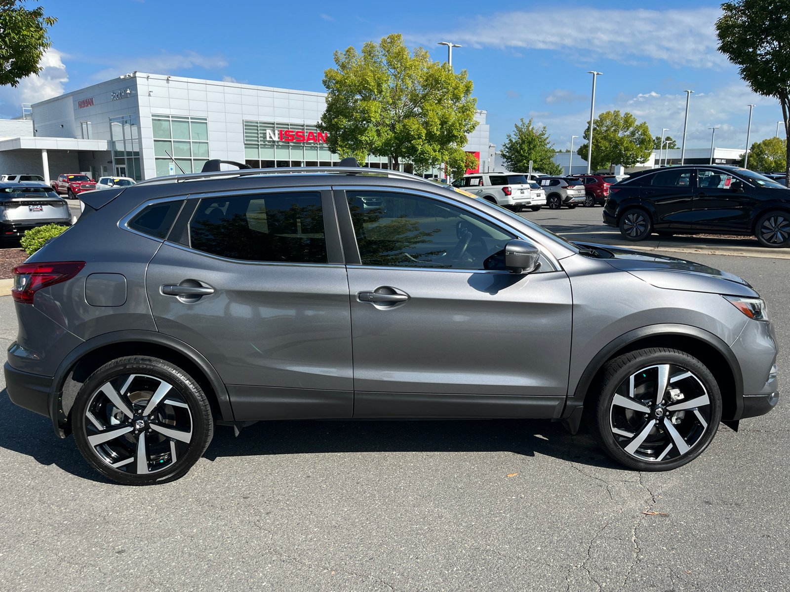 2021 Nissan Rogue Sport SL 11