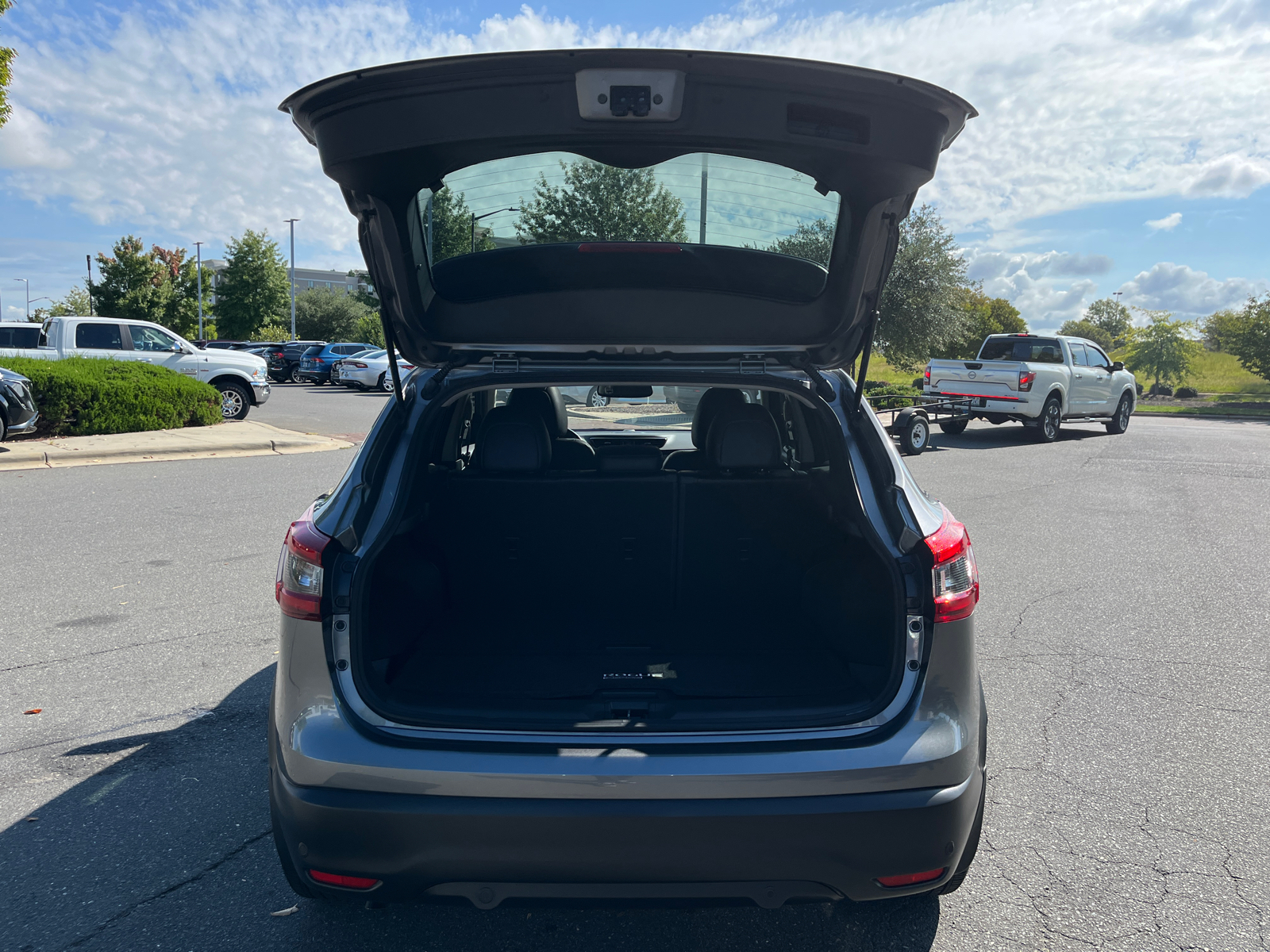 2021 Nissan Rogue Sport SL 37