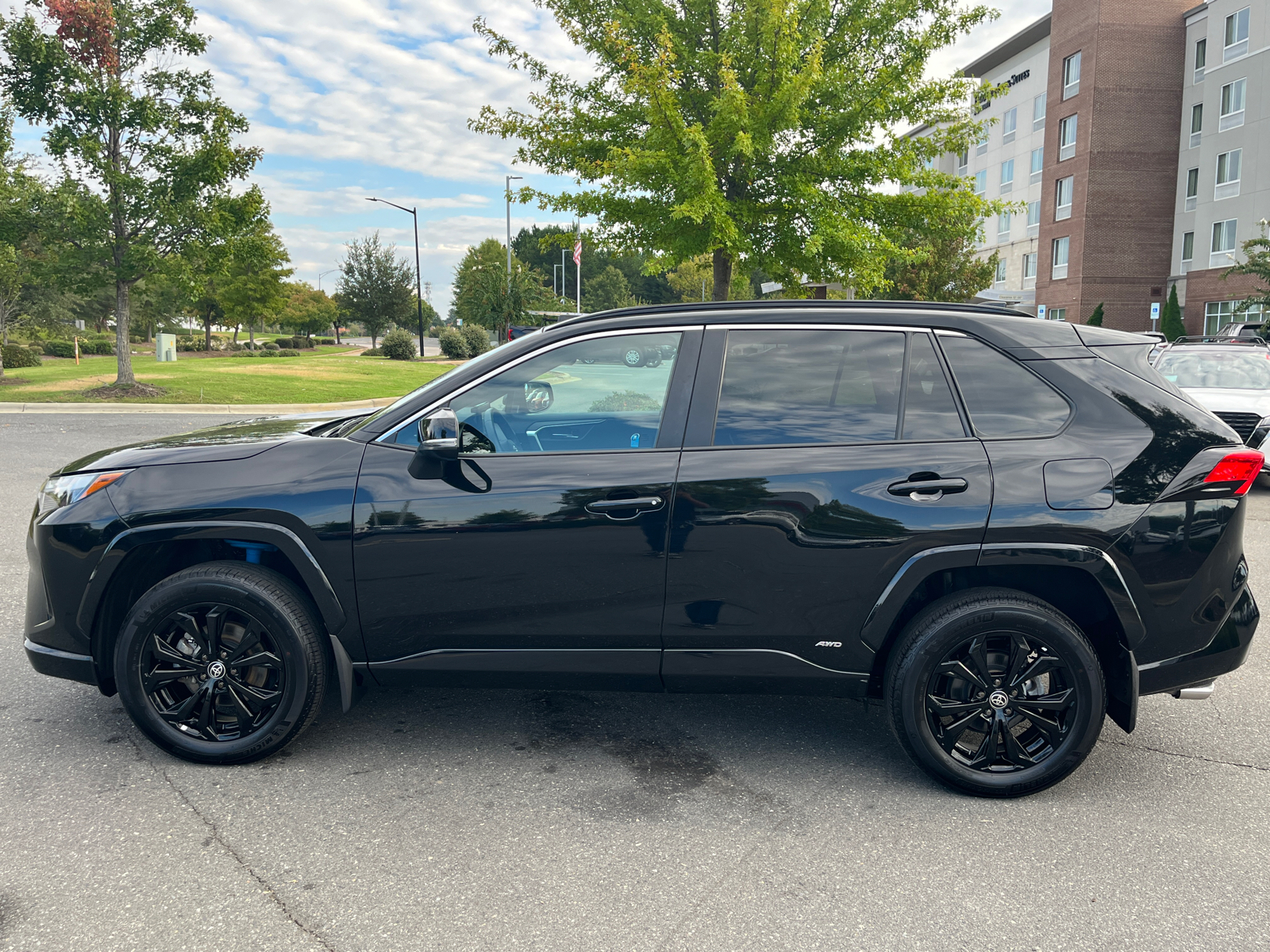 2022 Toyota RAV4 Hybrid SE 5