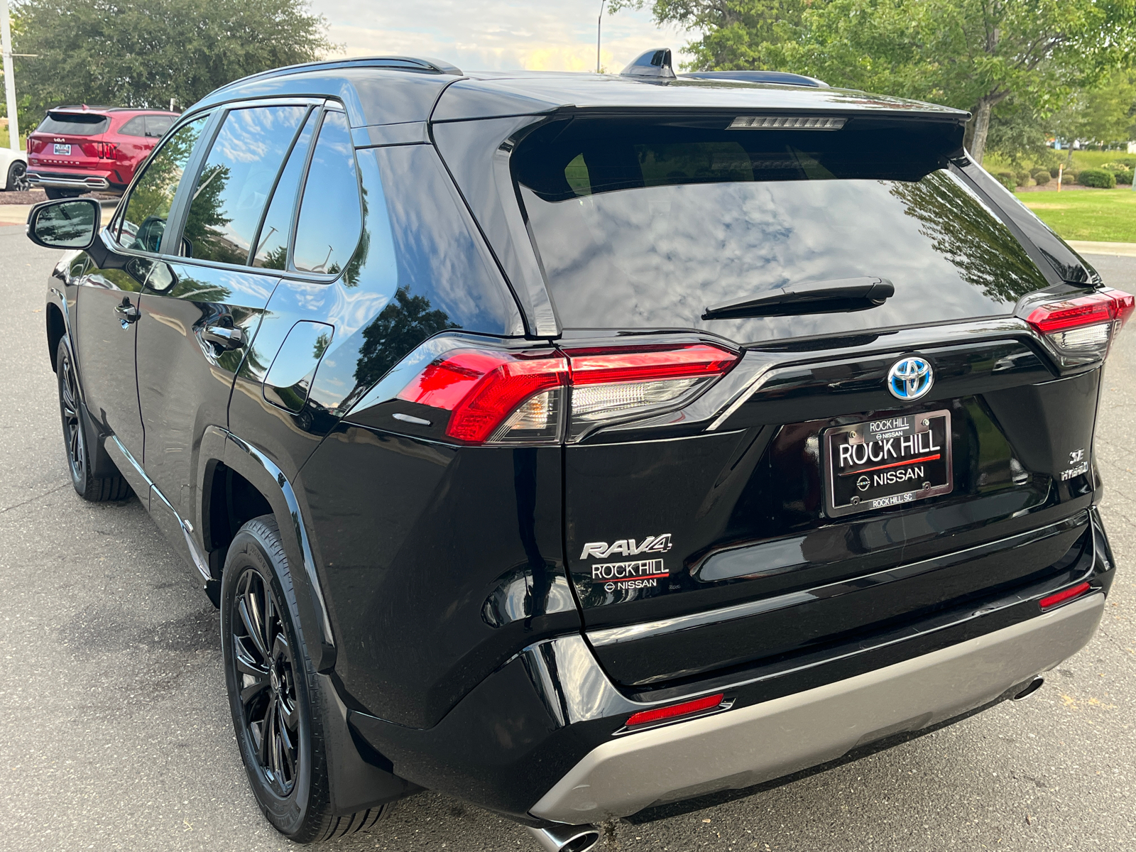 2022 Toyota RAV4 Hybrid SE 7