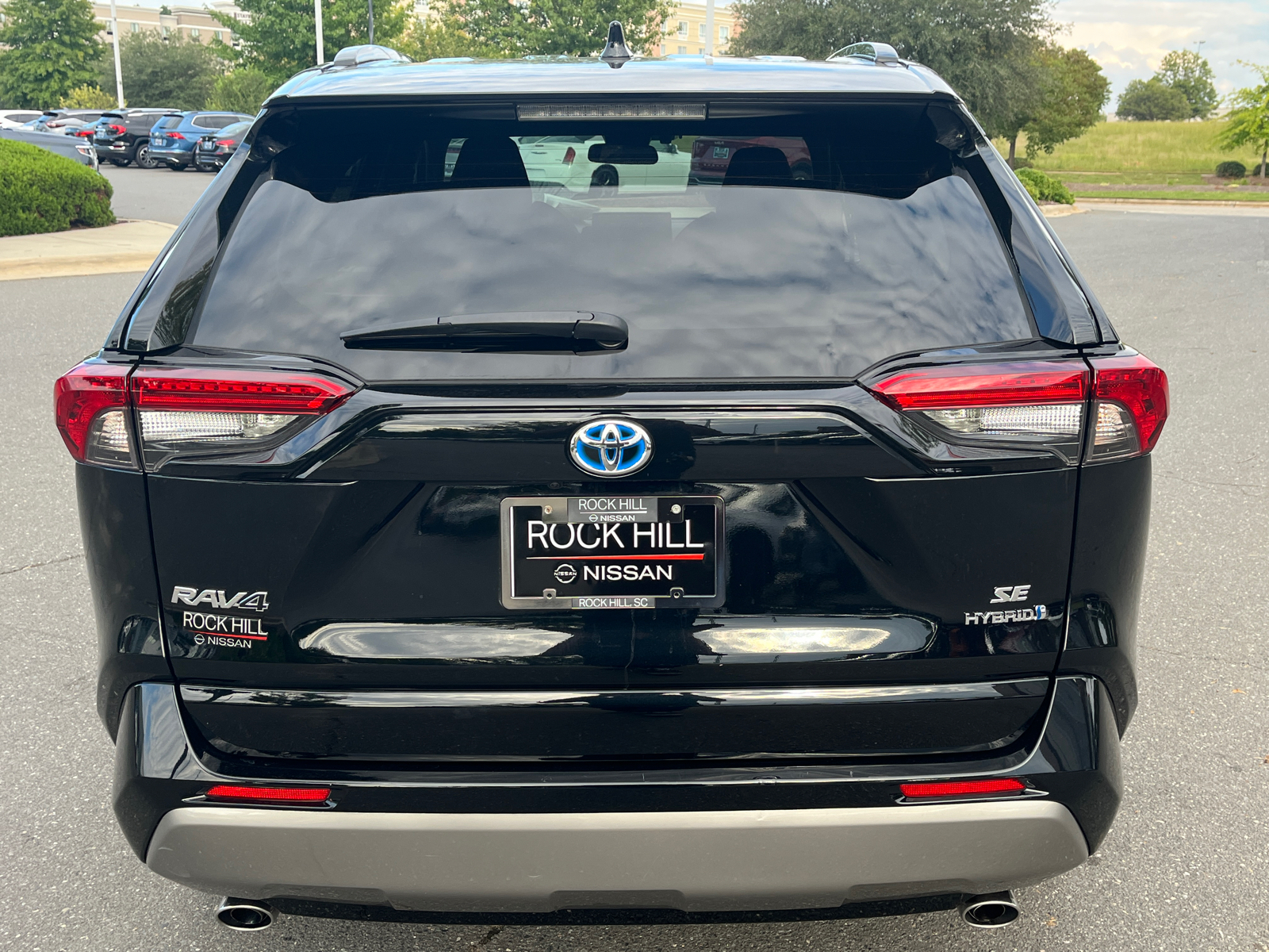 2022 Toyota RAV4 Hybrid SE 8