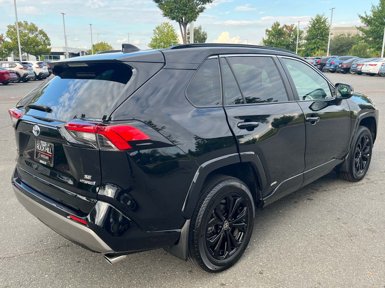 2022 Toyota RAV4 Hybrid SE 10