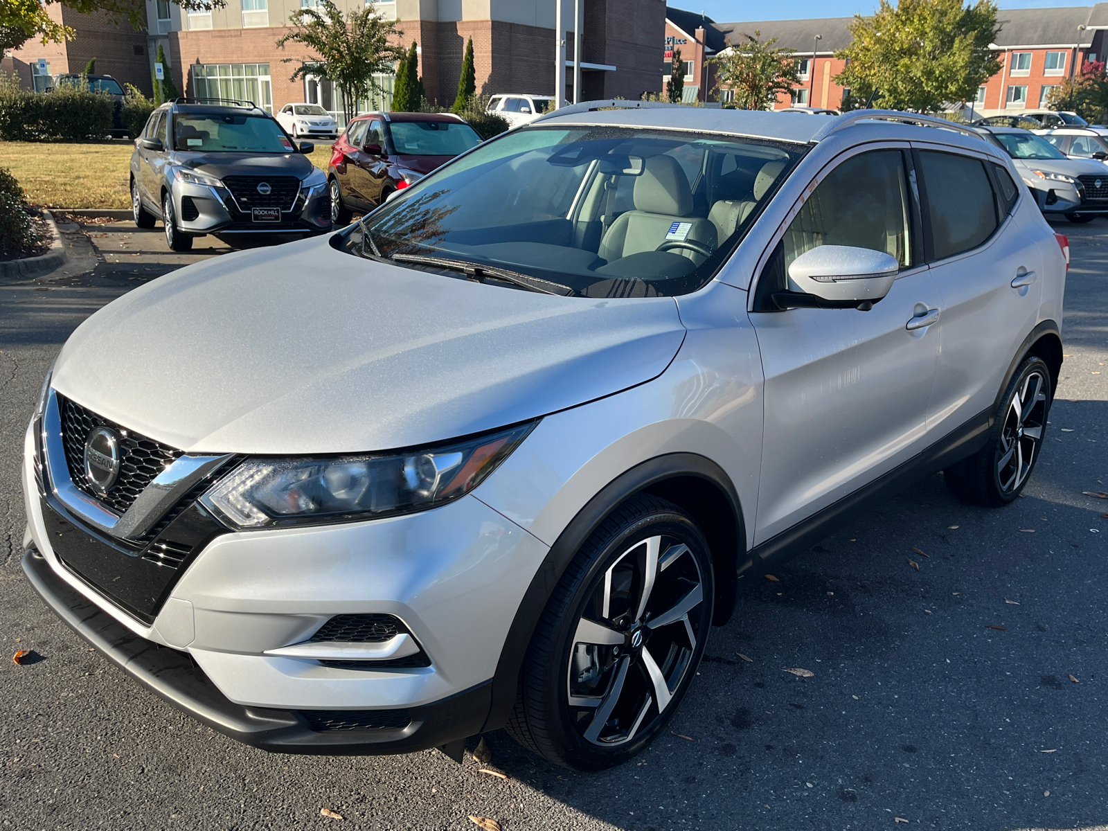 2022 Nissan Rogue Sport SL 4