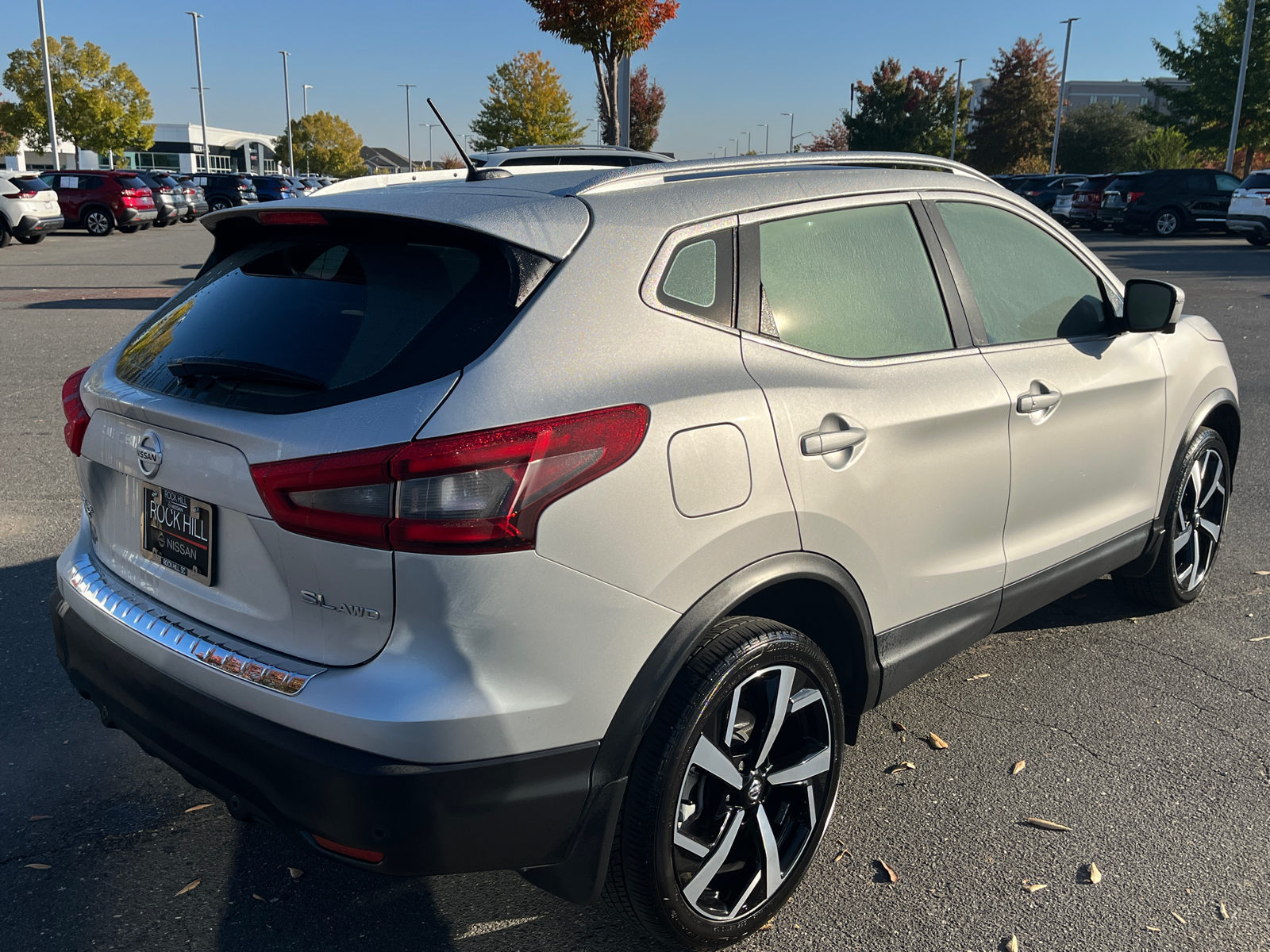 2022 Nissan Rogue Sport SL 10