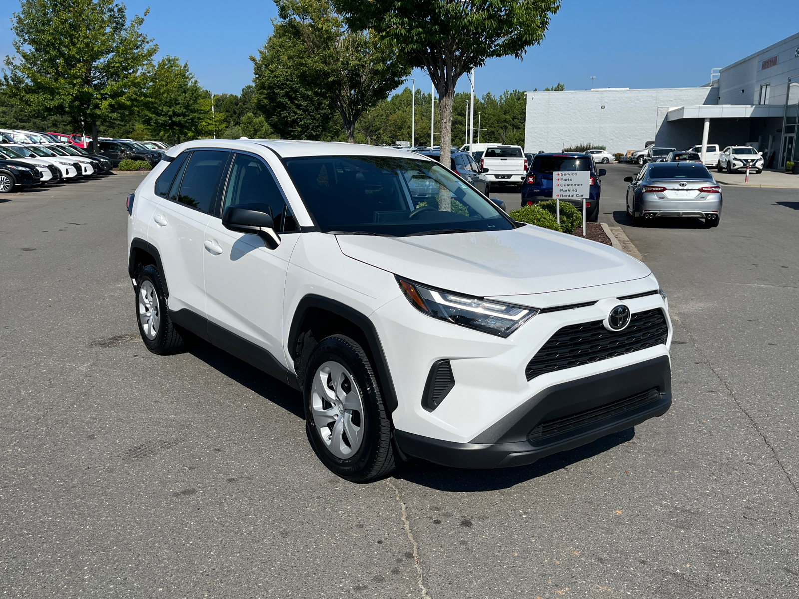 2023 Toyota RAV4 LE 1