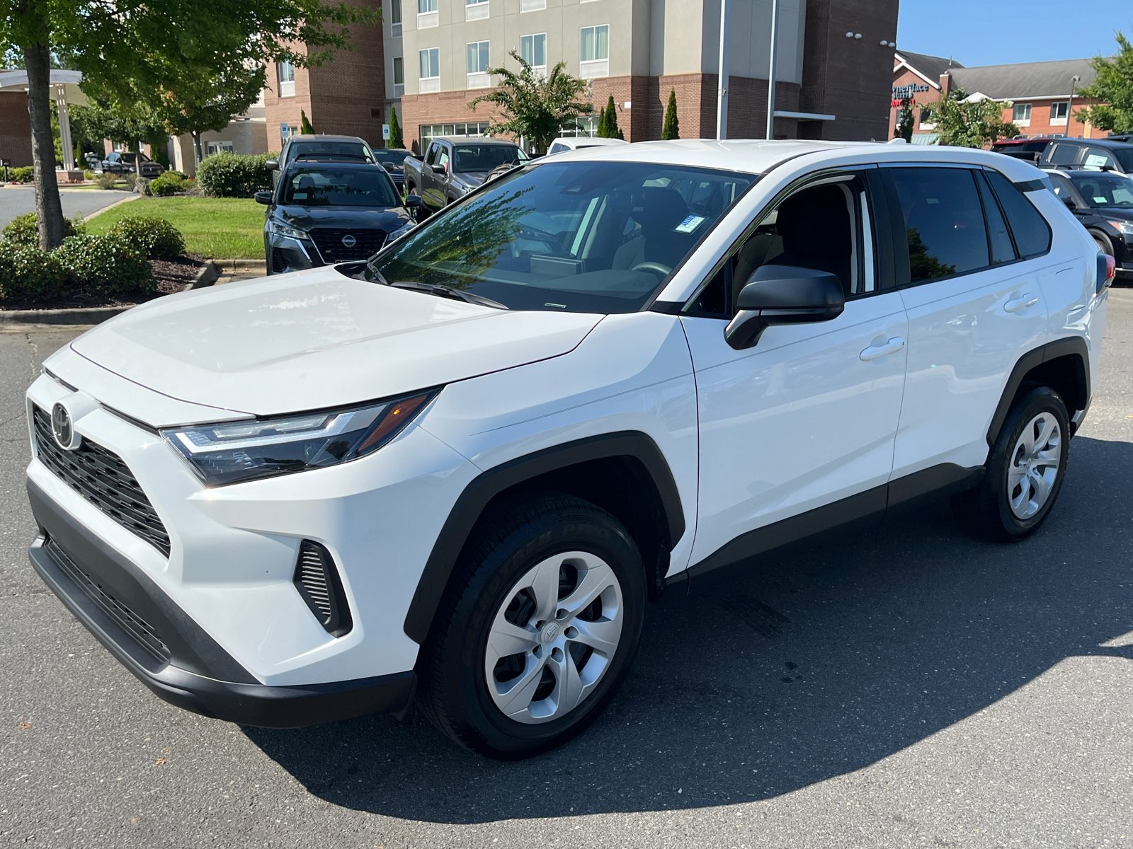 2023 Toyota RAV4 LE 4