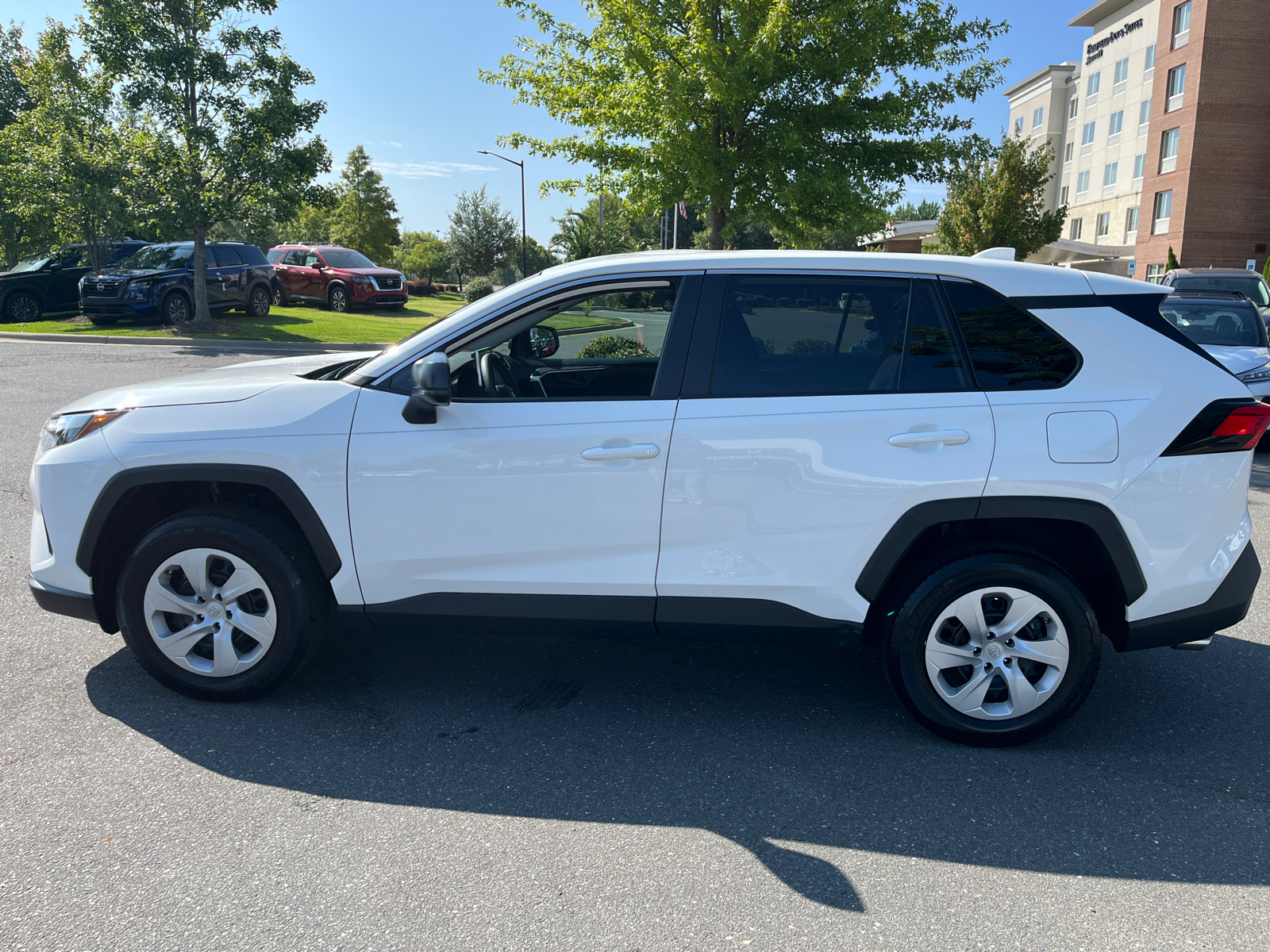 2023 Toyota RAV4 LE 5