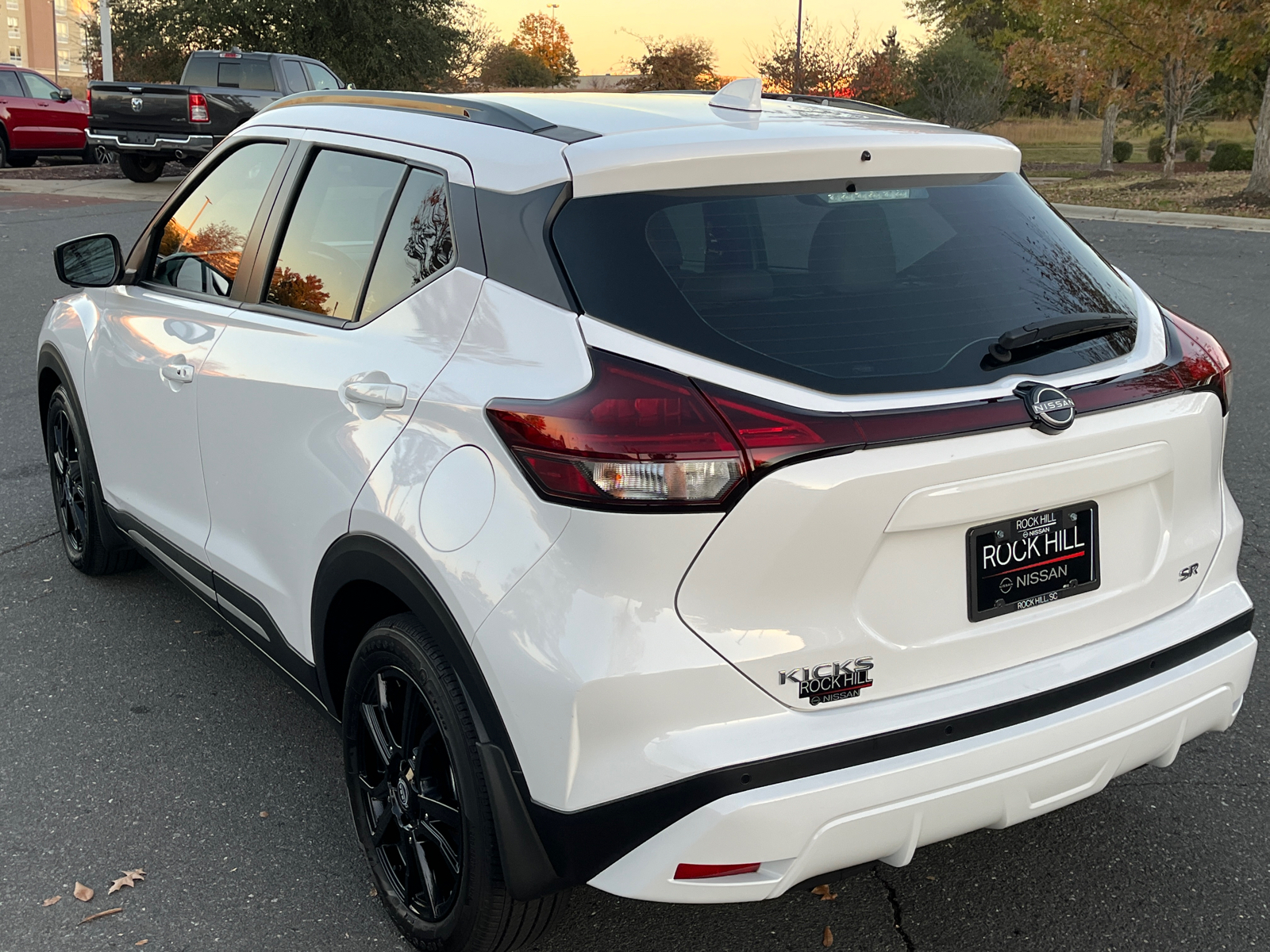 2023 Nissan Kicks SR 7