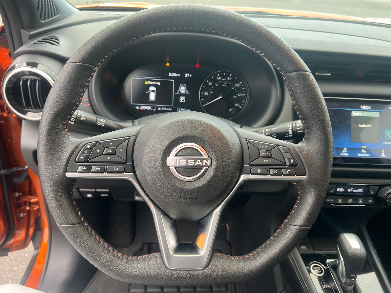 2023 Nissan Kicks SR 20