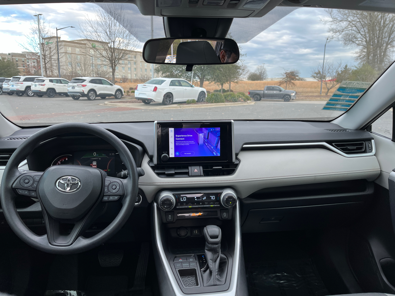 2024 Toyota RAV4 XLE 35