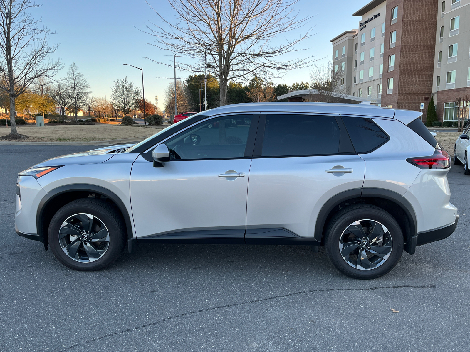 2024 Nissan Rogue SV 5