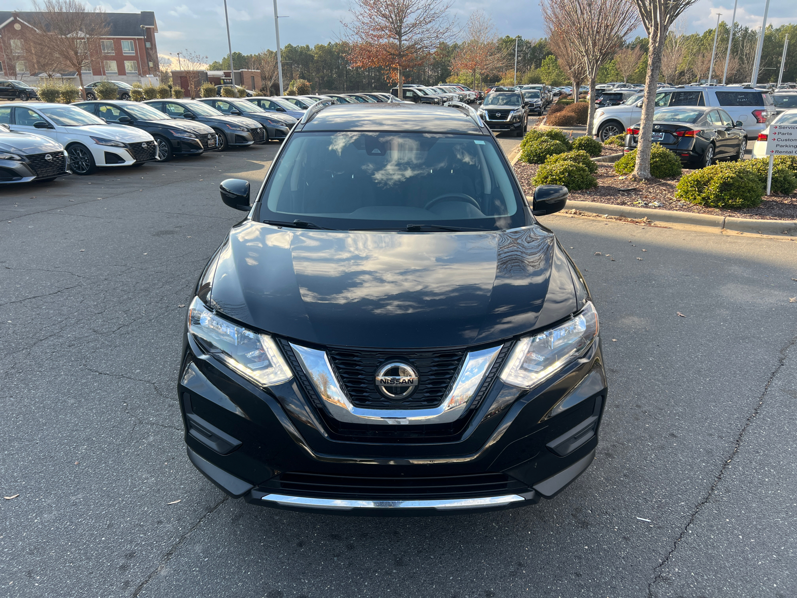 2020 Nissan Rogue SV 2