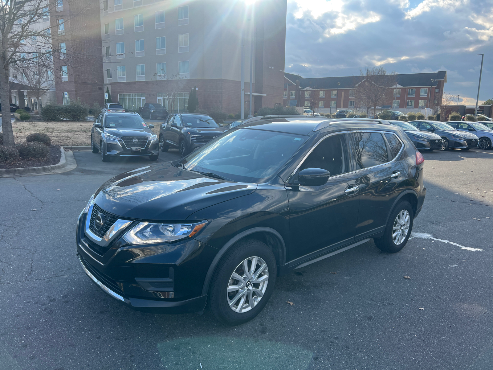 2020 Nissan Rogue SV 4