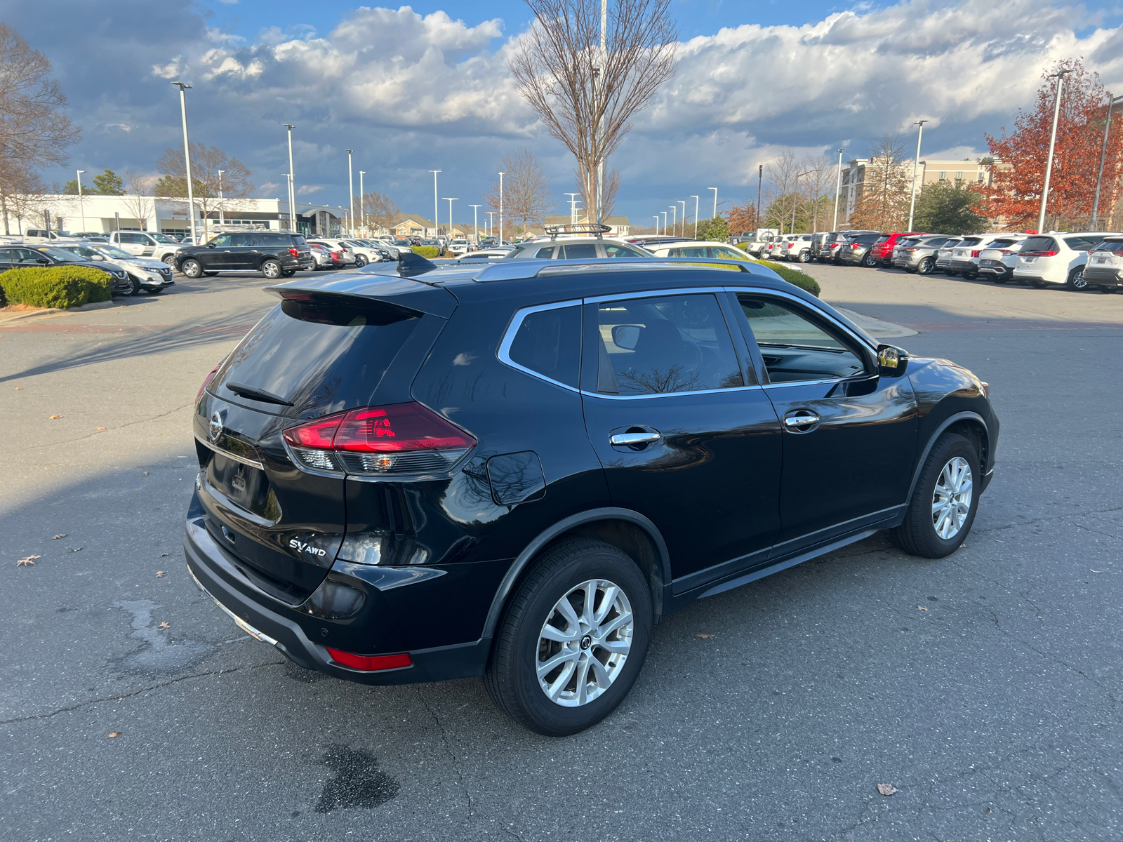 2020 Nissan Rogue SV 10