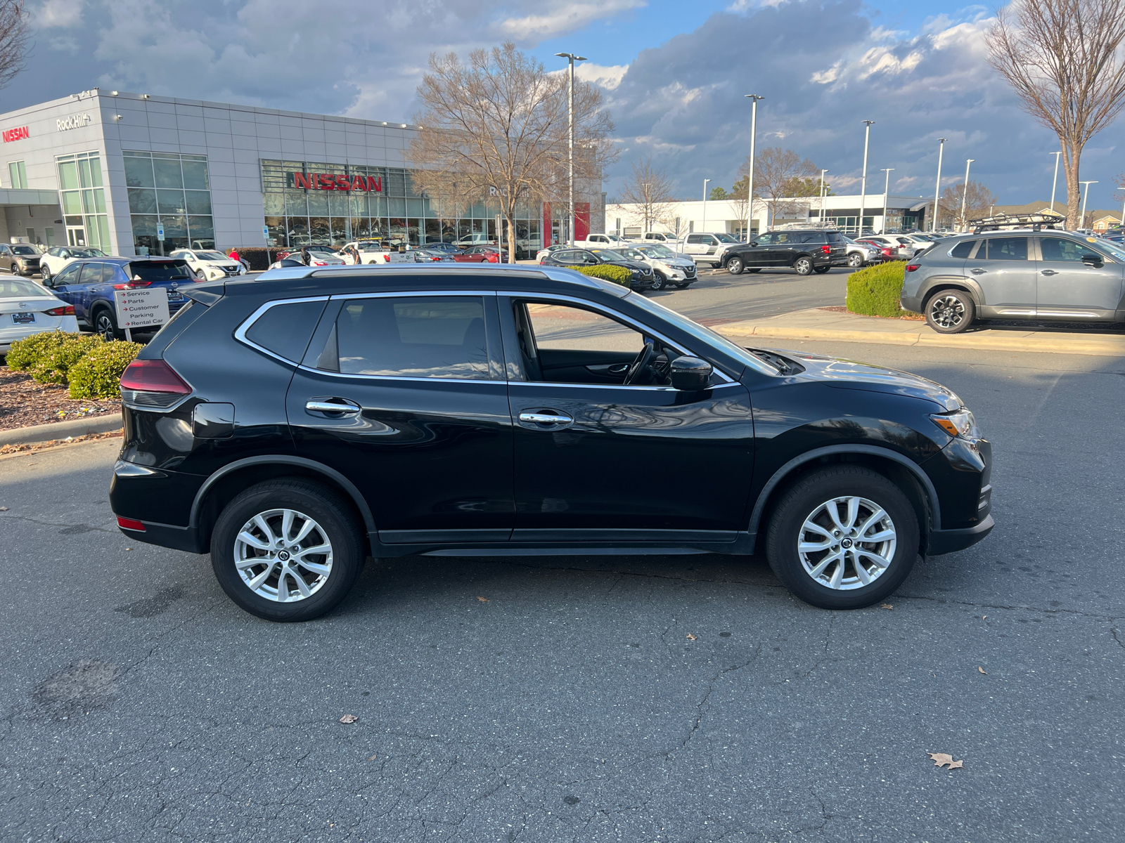 2020 Nissan Rogue SV 11