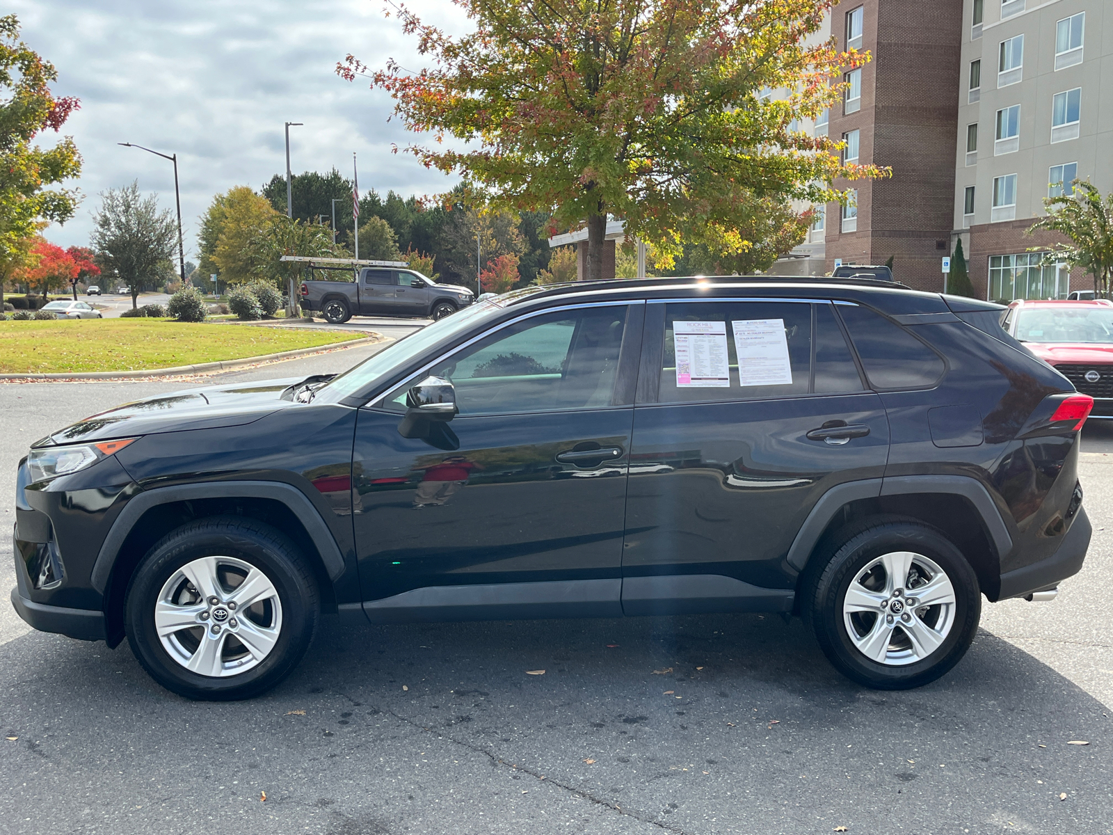 2019 Toyota RAV4 XLE 5