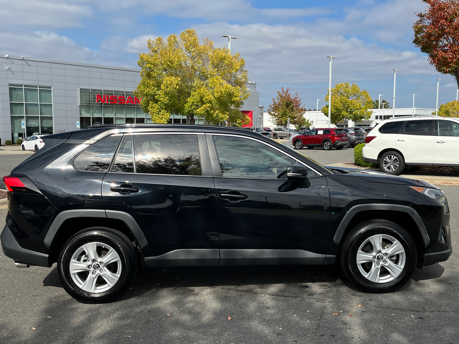 2019 Toyota RAV4 XLE 11