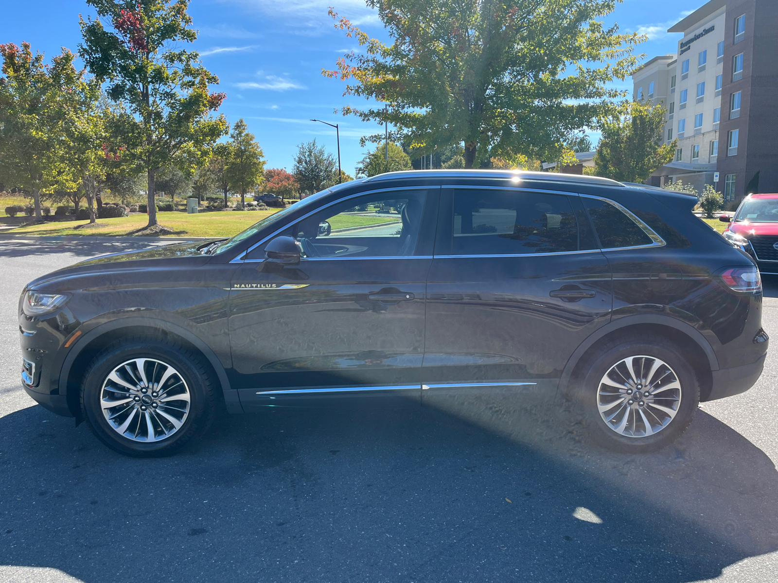 2020 Lincoln Nautilus Standard 5