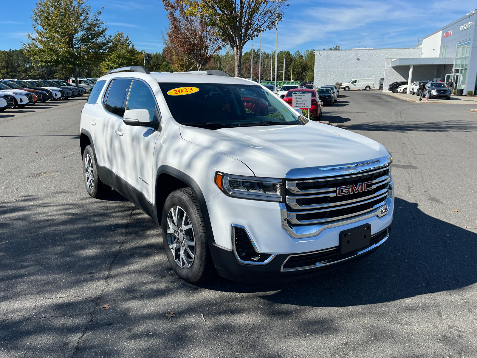 2023 GMC Acadia SLT 1