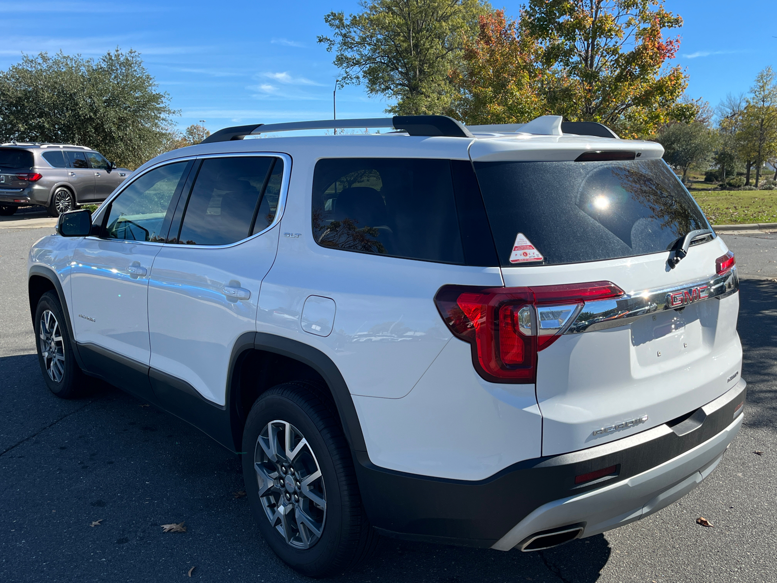 2023 GMC Acadia SLT 7