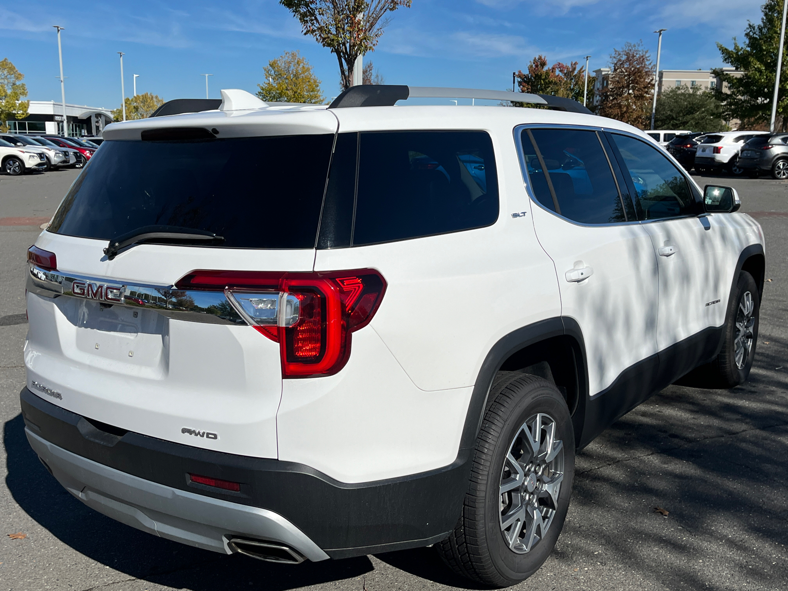 2023 GMC Acadia SLT 10