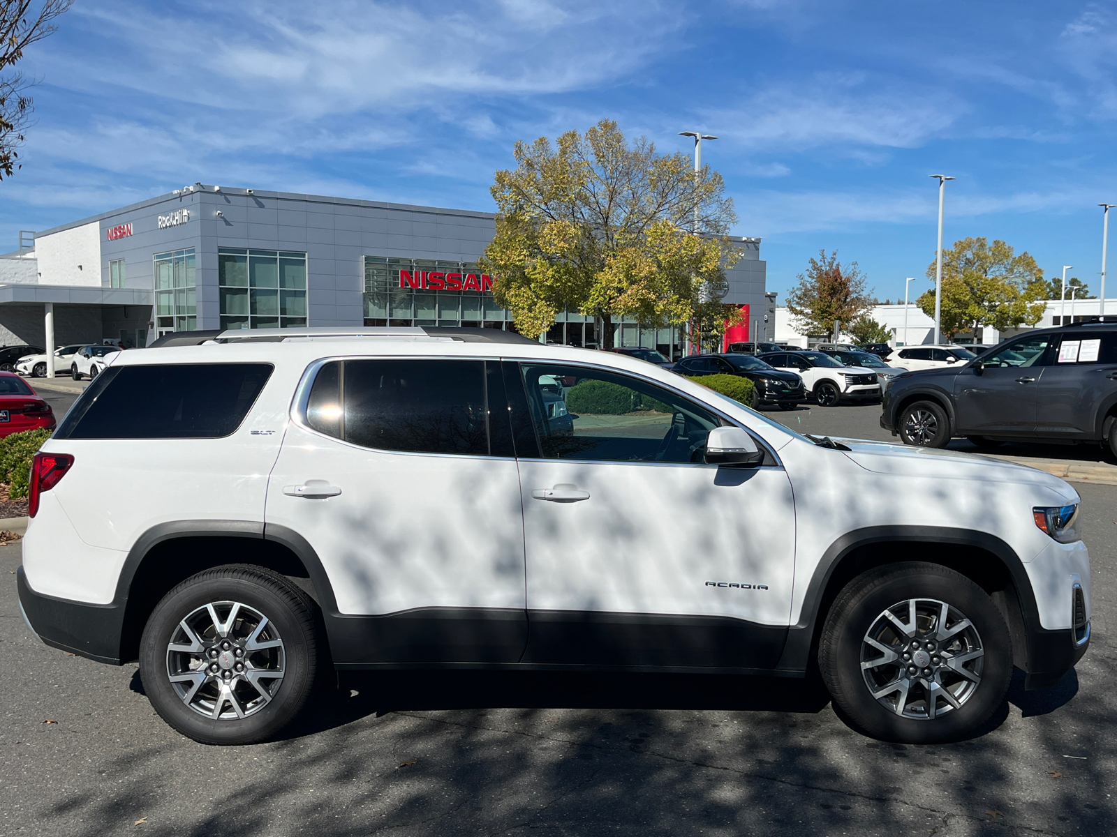 2023 GMC Acadia SLT 11