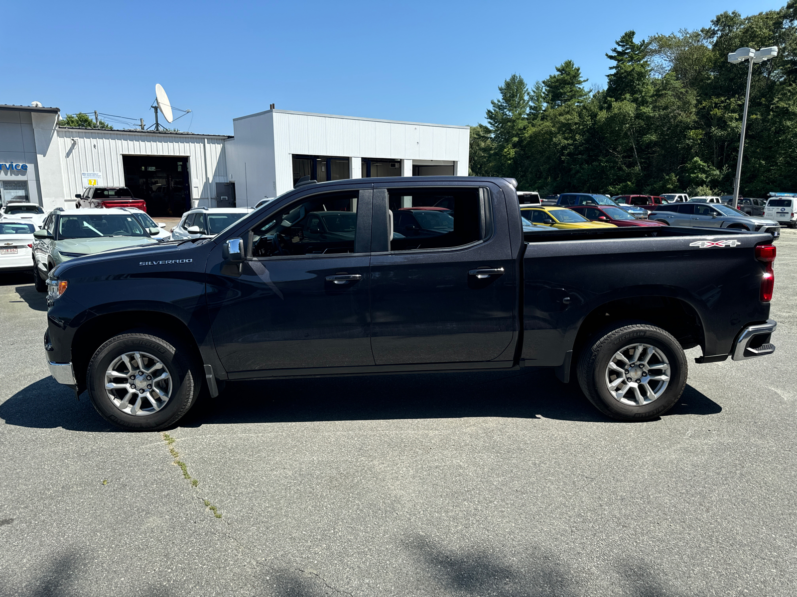 2022 Chevrolet Silverado 1500 LT 4WD Crew Cab 147 3