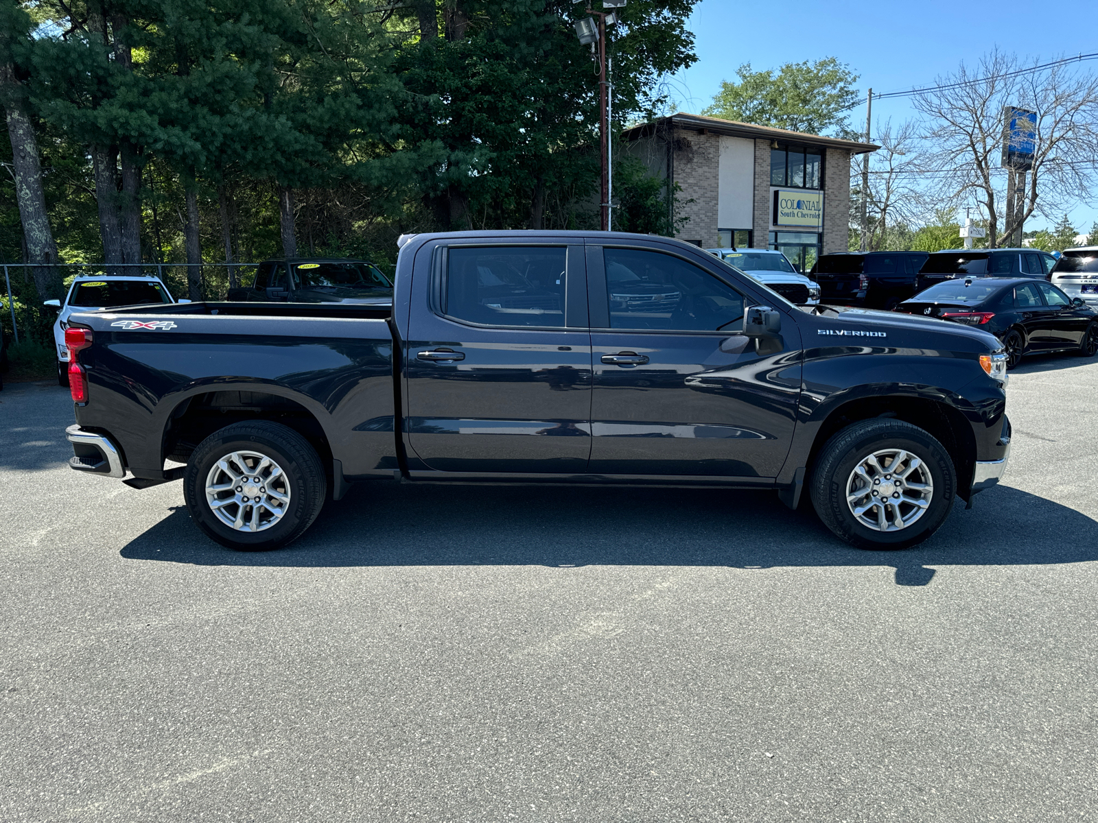 2022 Chevrolet Silverado 1500 LT 4WD Crew Cab 147 7