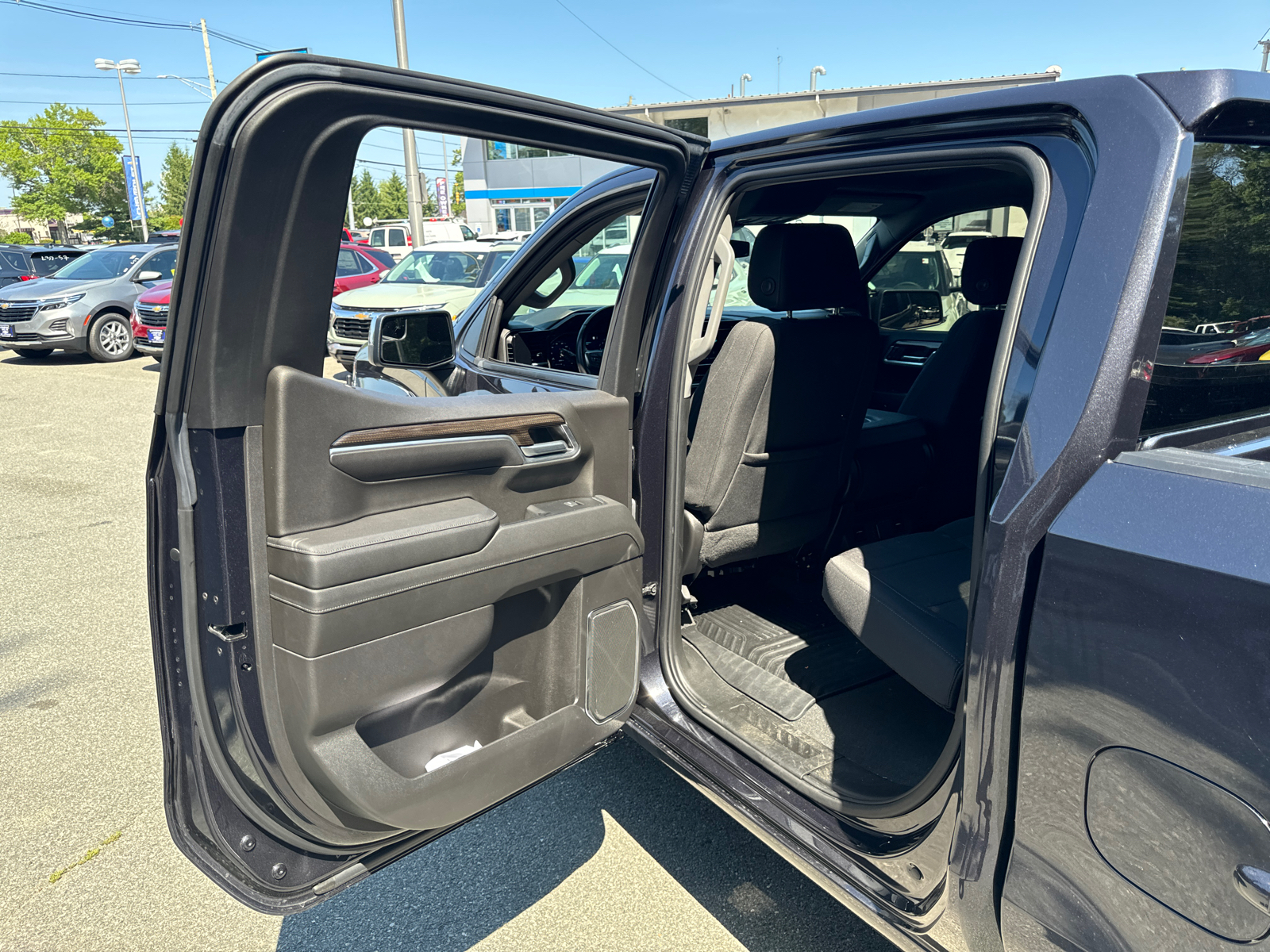 2022 Chevrolet Silverado 1500 LT 4WD Crew Cab 147 27