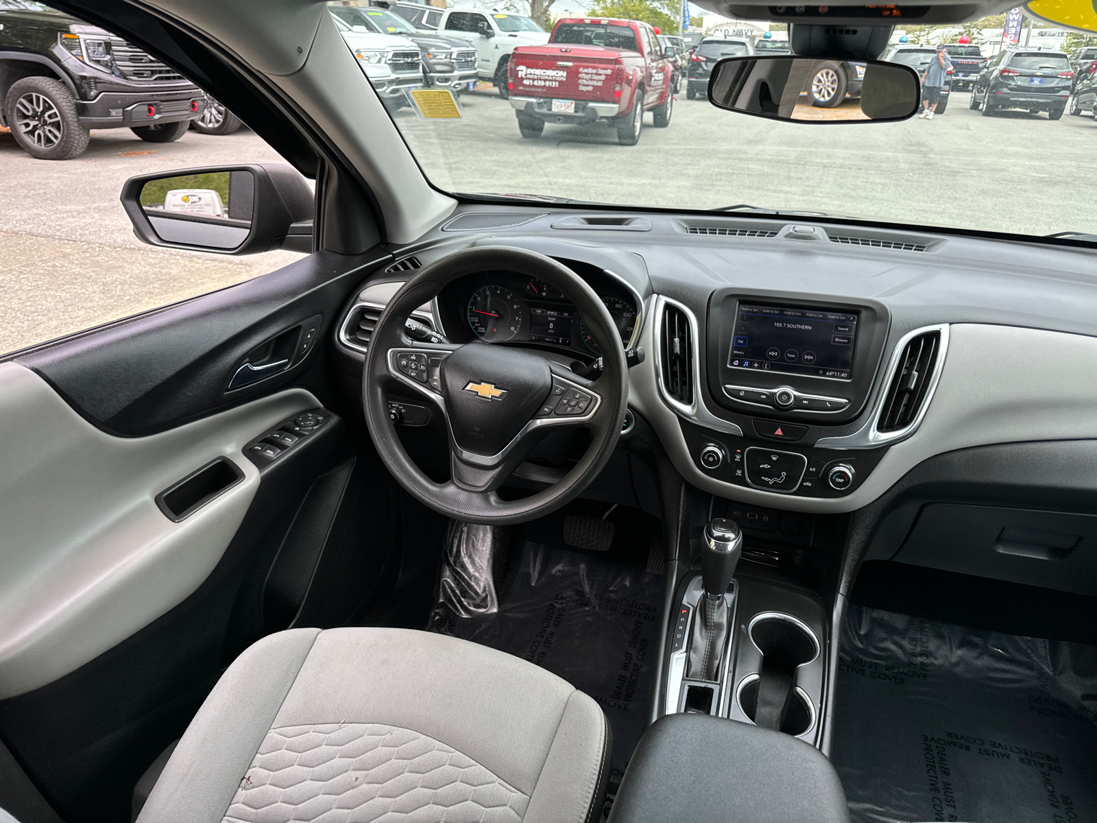 2020 Chevrolet Equinox LS 34