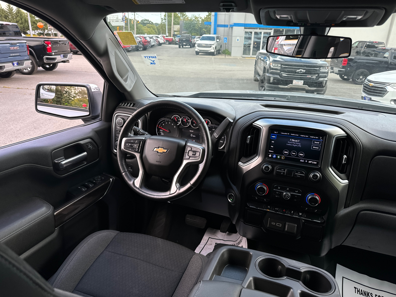 2021 Chevrolet Silverado 1500 LT 4WD Crew Cab 147 35