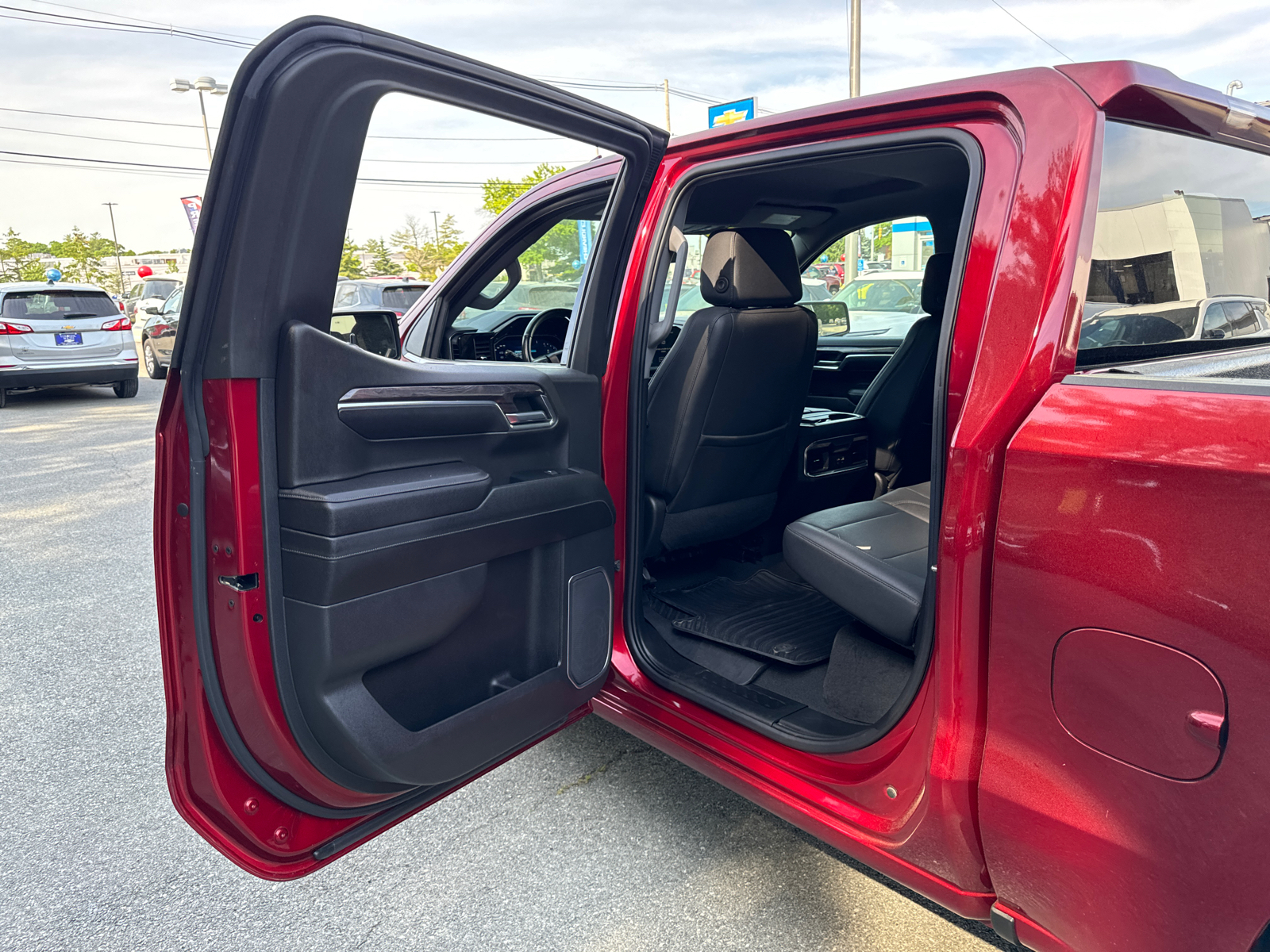 2023 Chevrolet Silverado 1500 LTZ 4WD Crew Cab 147 29