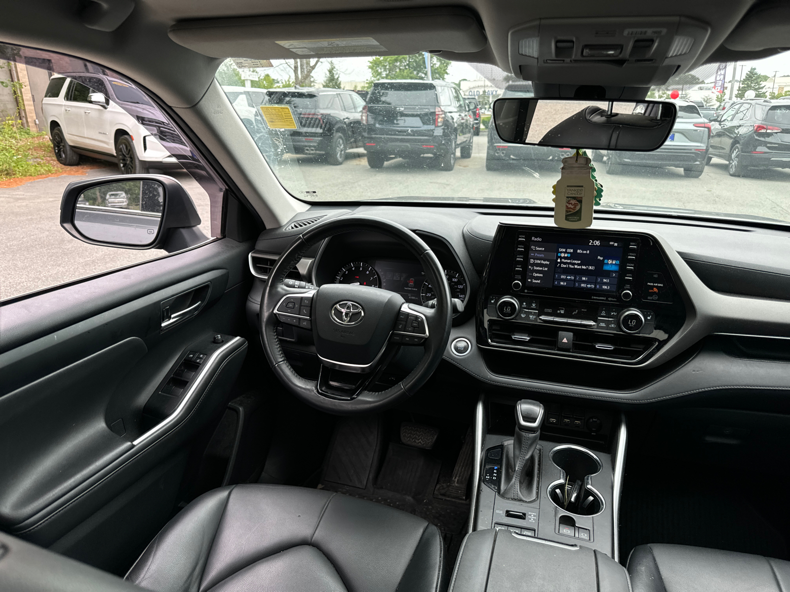 2020 Toyota Highlander XLE 35