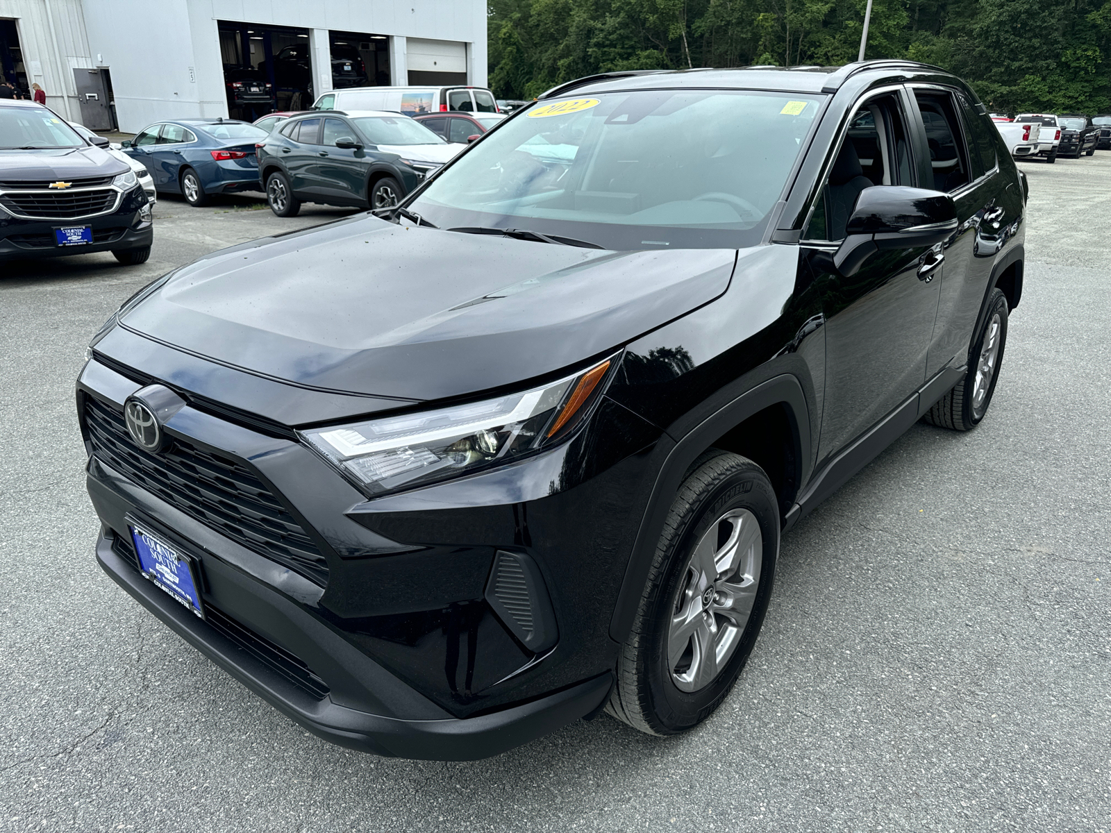 2022 Toyota RAV4 XLE 2