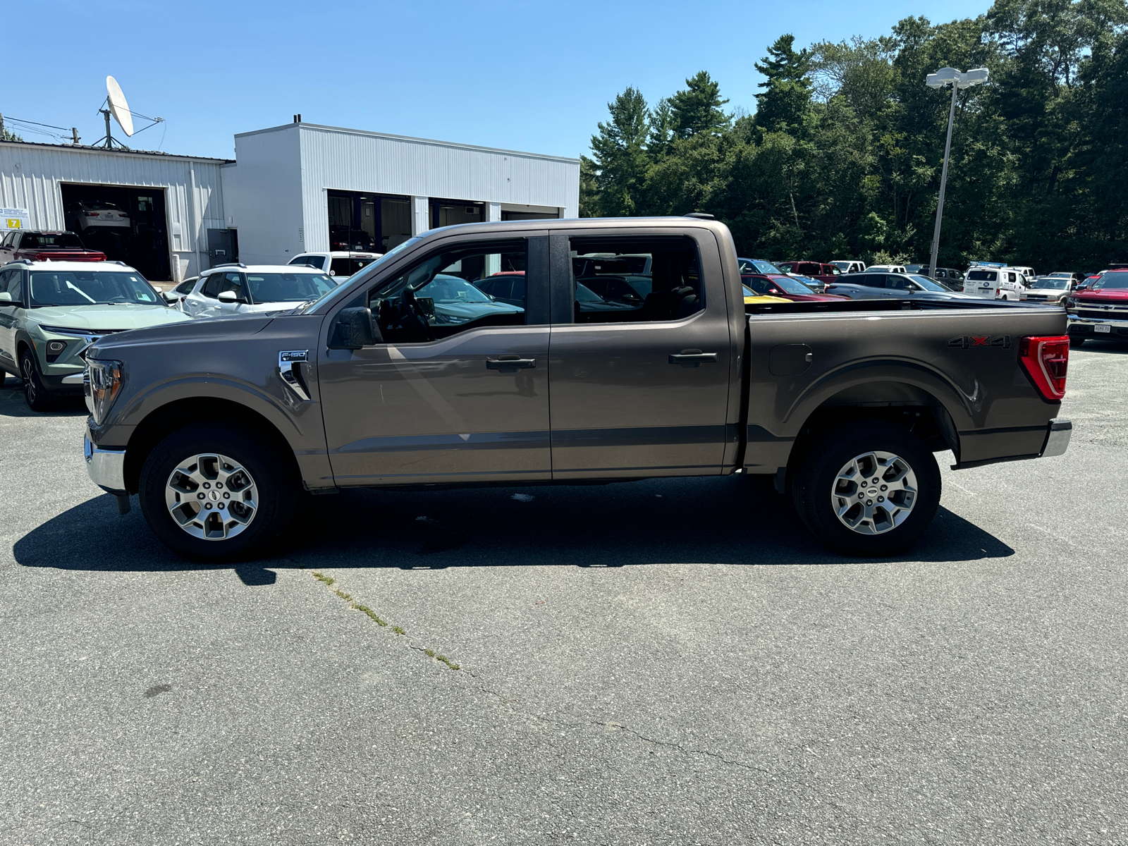 2023 Ford F-150 XLT 4WD SuperCrew 5.5 Box 3