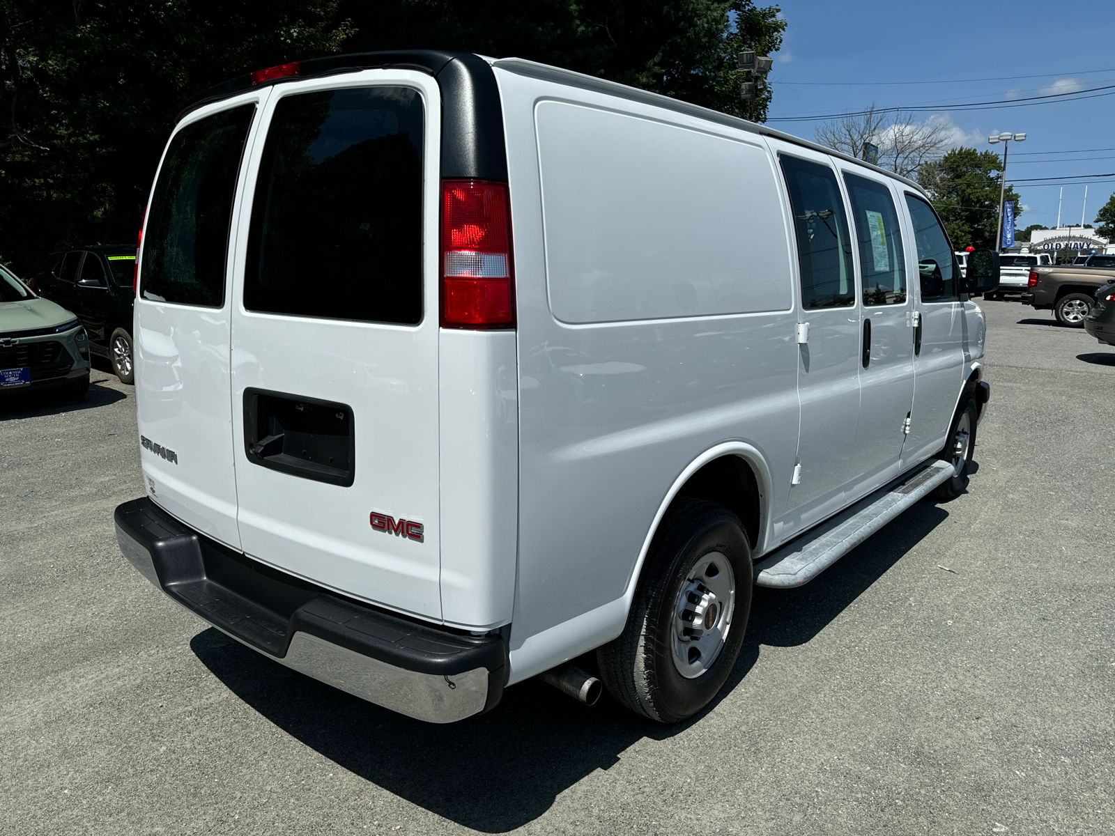 2022 GMC Savana 2500 6