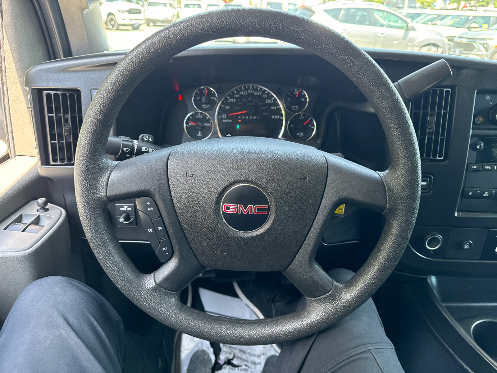 2022 GMC Savana 2500 13