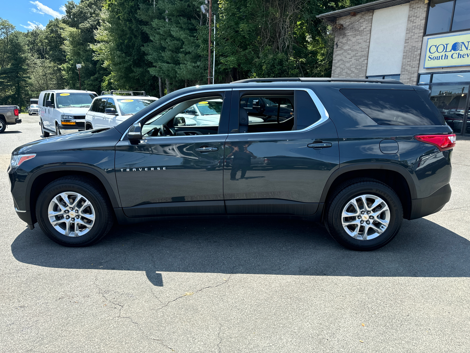 2021 Chevrolet Traverse LT Leather 3