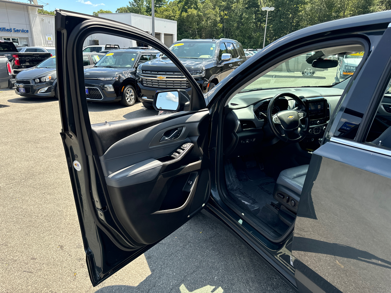 2021 Chevrolet Traverse LT Leather 11