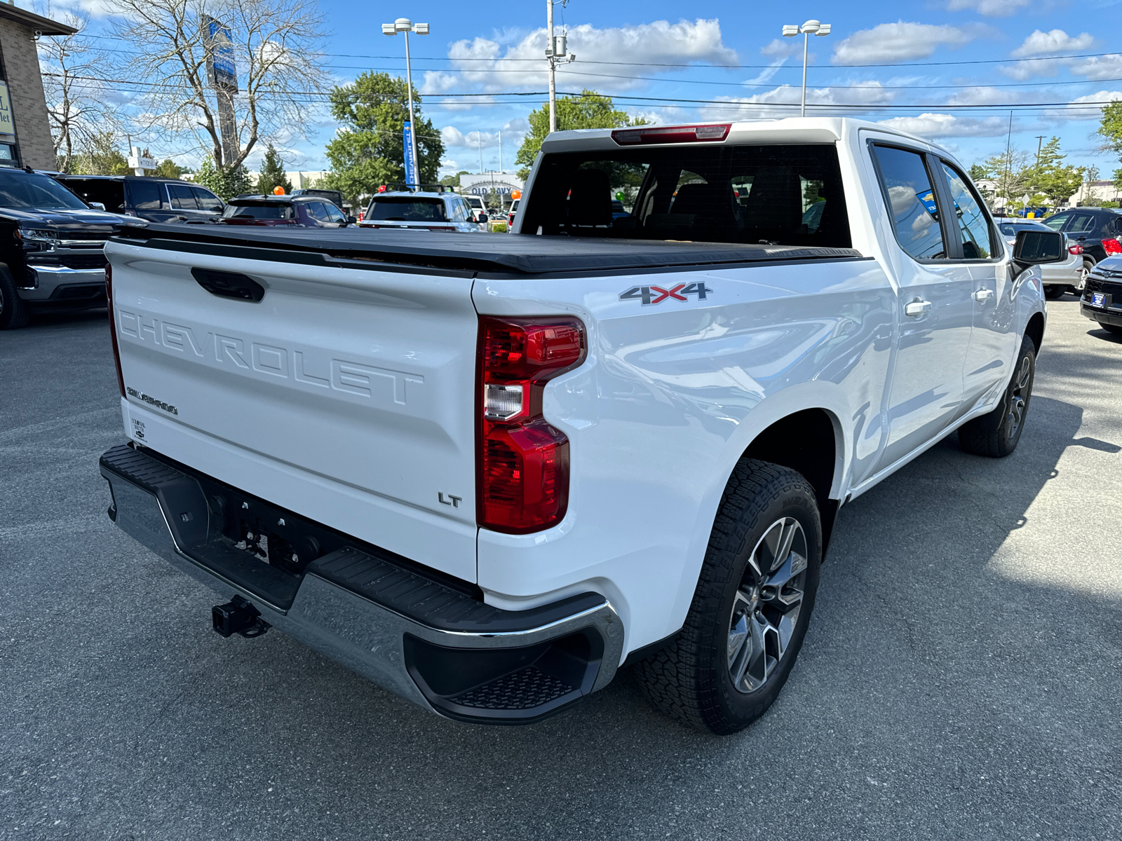 2022 Chevrolet Silverado 1500 LT 4WD Crew Cab 147 6