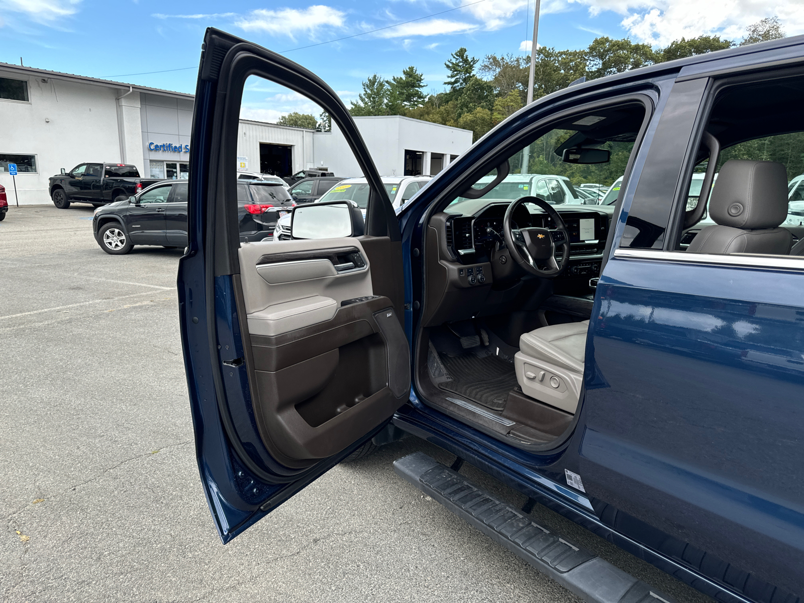 2022 Chevrolet Silverado 1500 LTZ 4WD Crew Cab 147 11