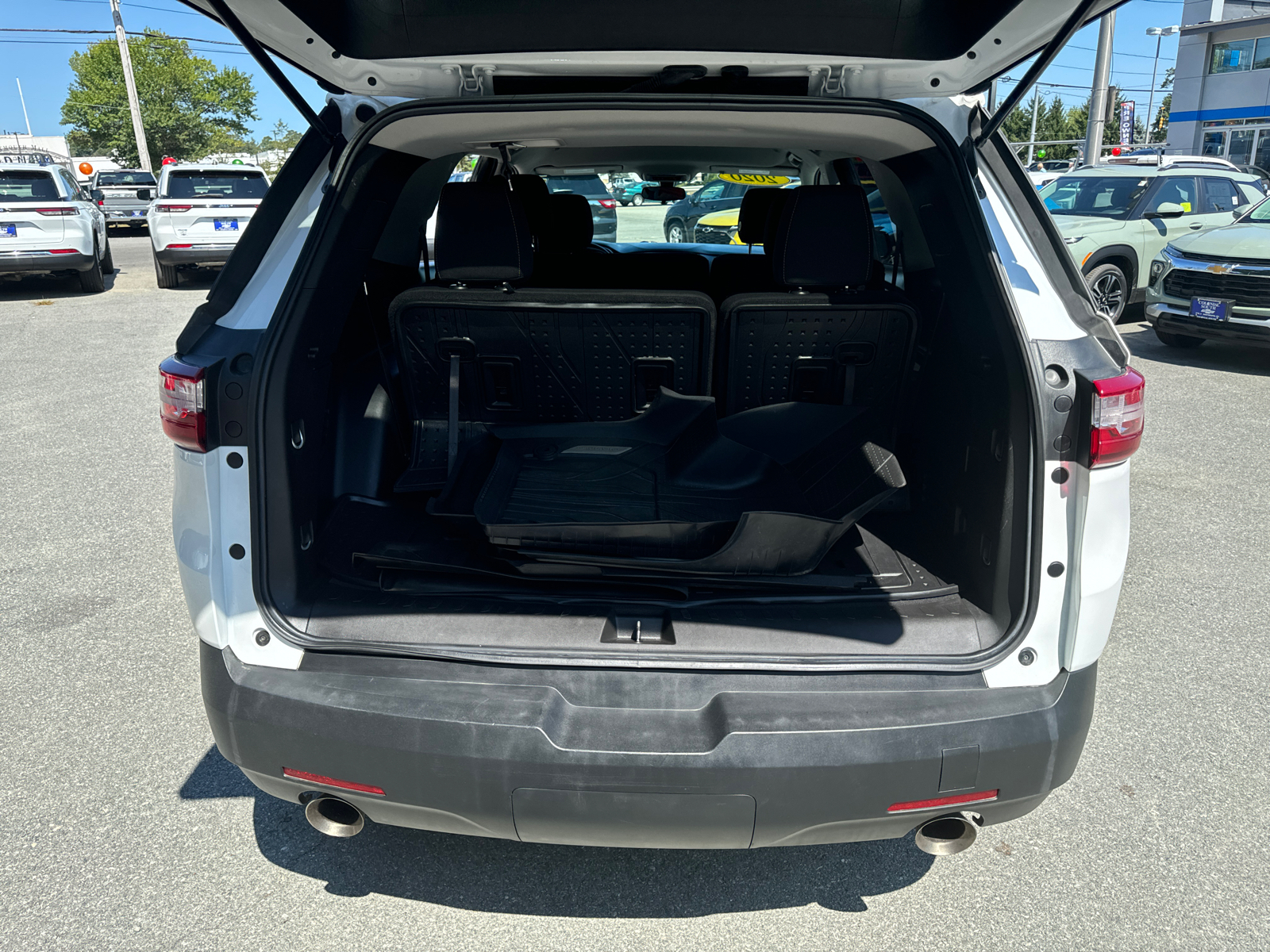 2020 Chevrolet Traverse LS 37