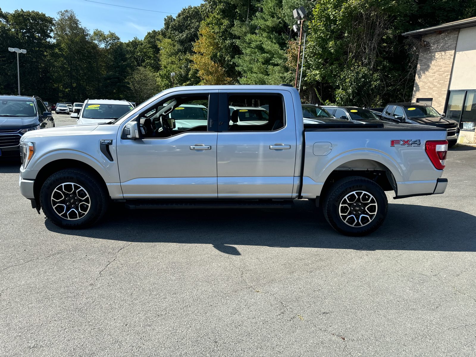 2022 Ford F-150 LARIAT 4WD SuperCrew 5.5 Box 3