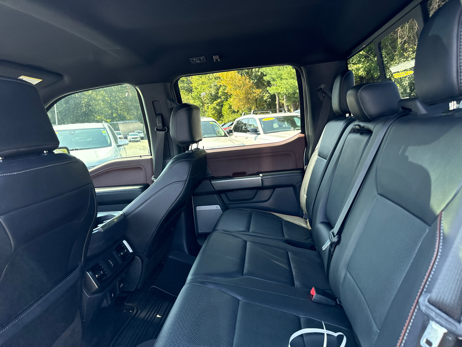 2022 Ford F-150 LARIAT 4WD SuperCrew 5.5 Box 29