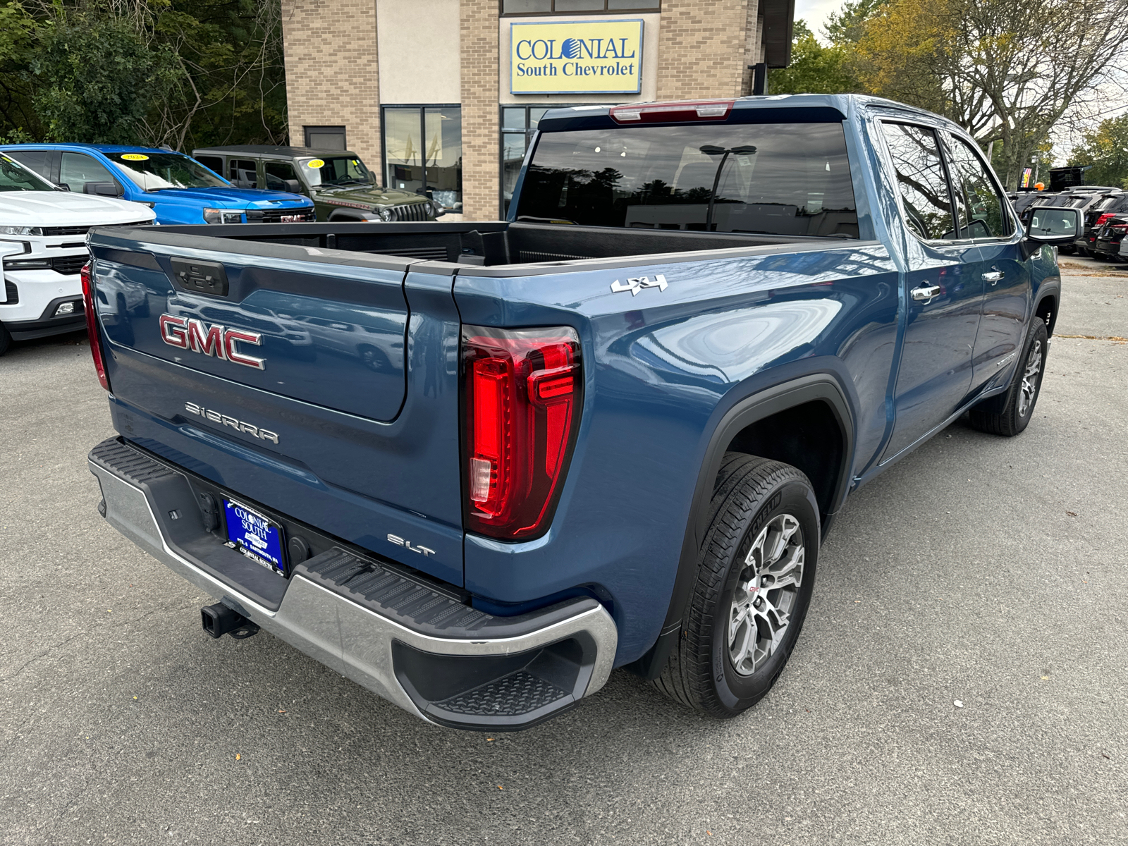 2024 GMC Sierra 1500 SLT 4WD Crew Cab 147 6