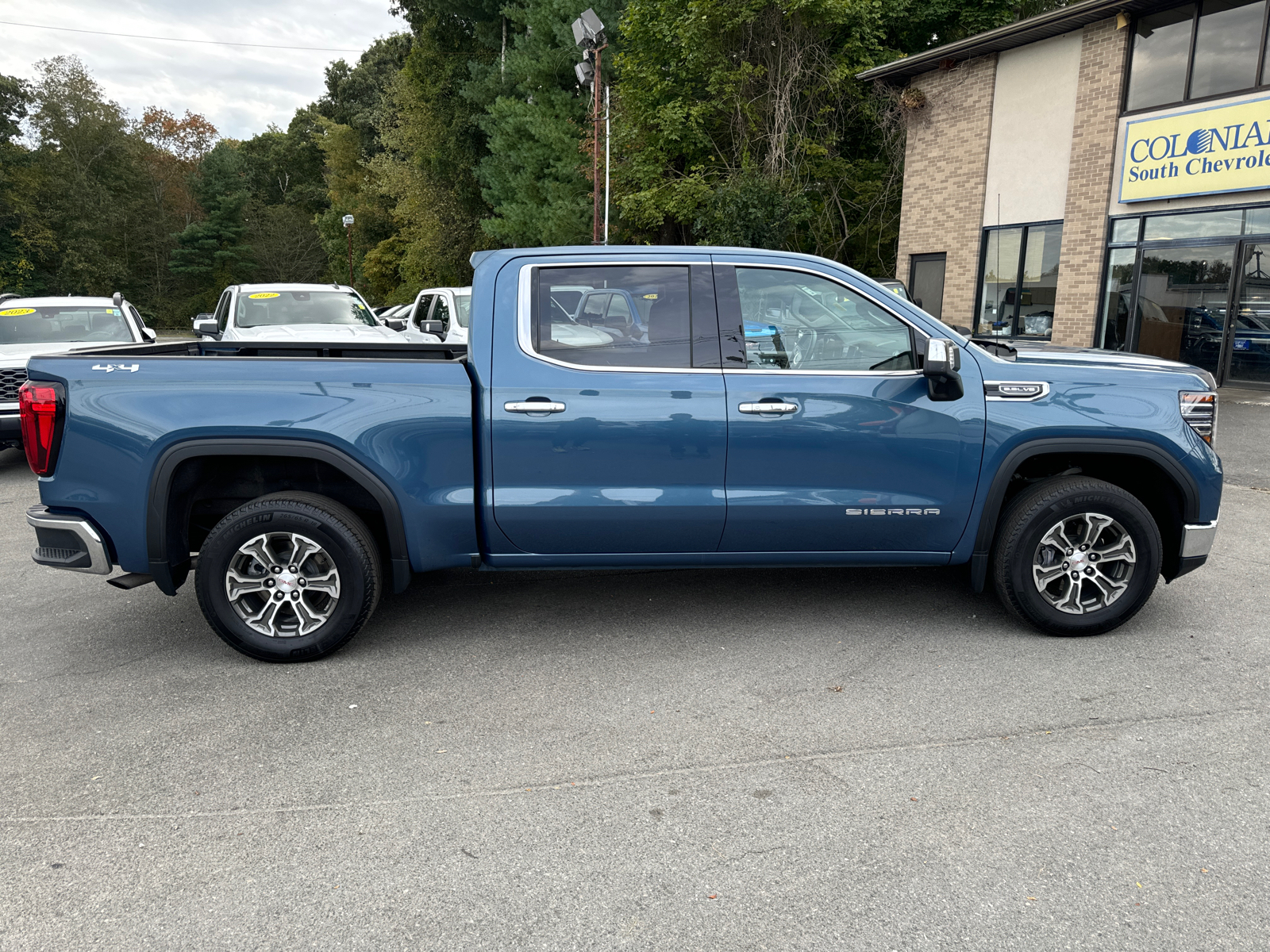 2024 GMC Sierra 1500 SLT 4WD Crew Cab 147 7